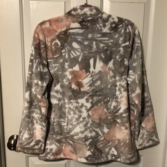 Ultra Soft Weekends by Chico’s Pullover - Picture 4 of 6